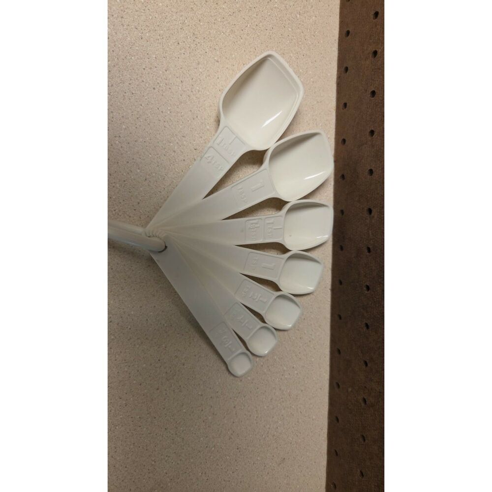 Vintage Tupperware set 7 piece White  Measuring Spoons ring #1266 - #1272